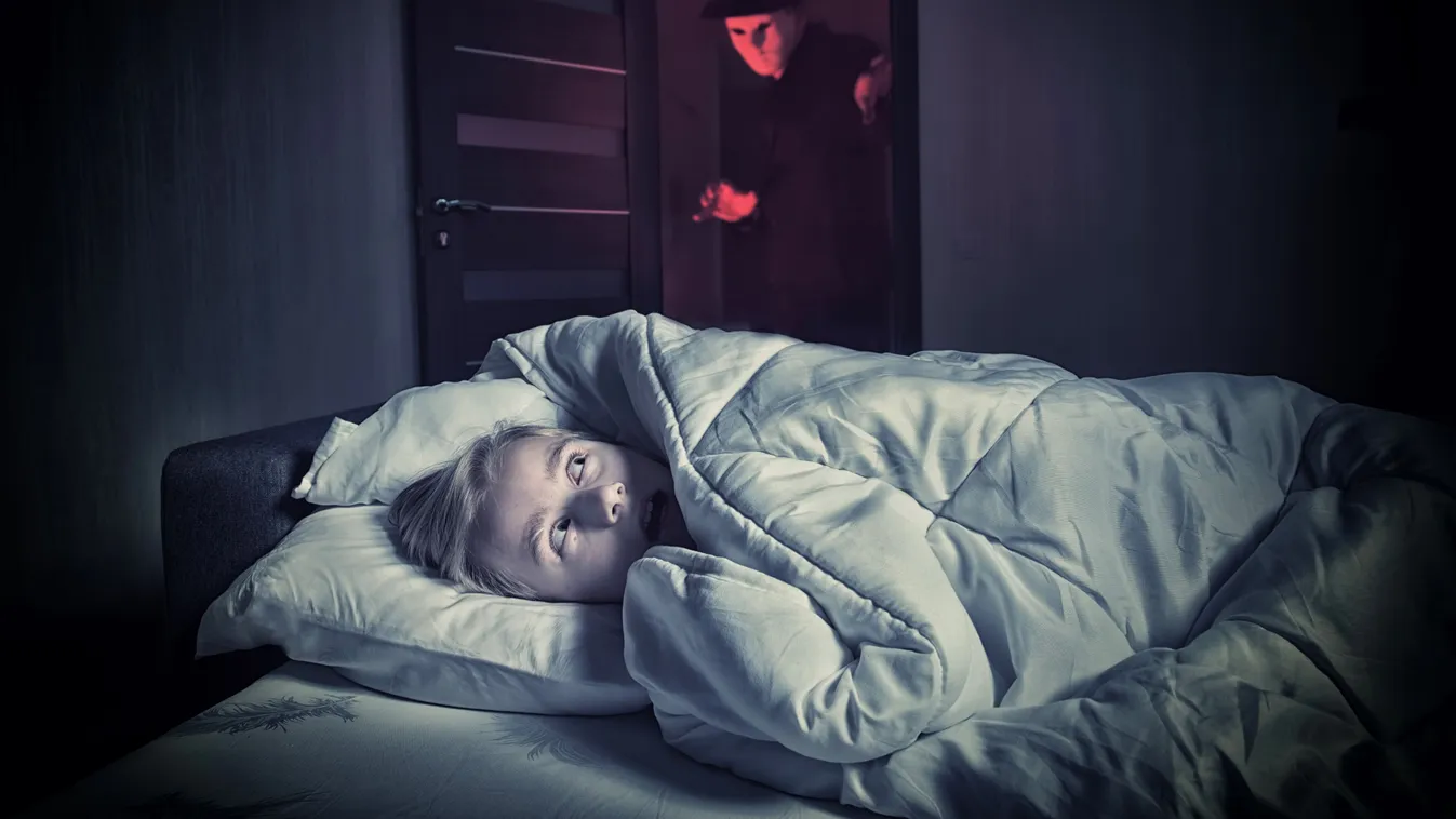 Rémálomba csöppent Andrea, félelmetes létforma kísérti őket