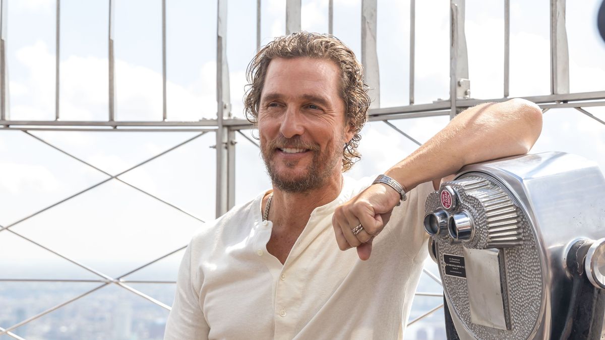 Matthew McConaughey visits the Empire State Building