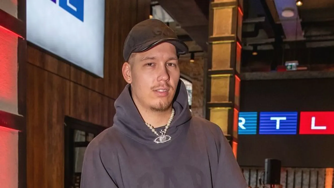 Manuel visszatért és csak kicsit volt neki kellemetlen