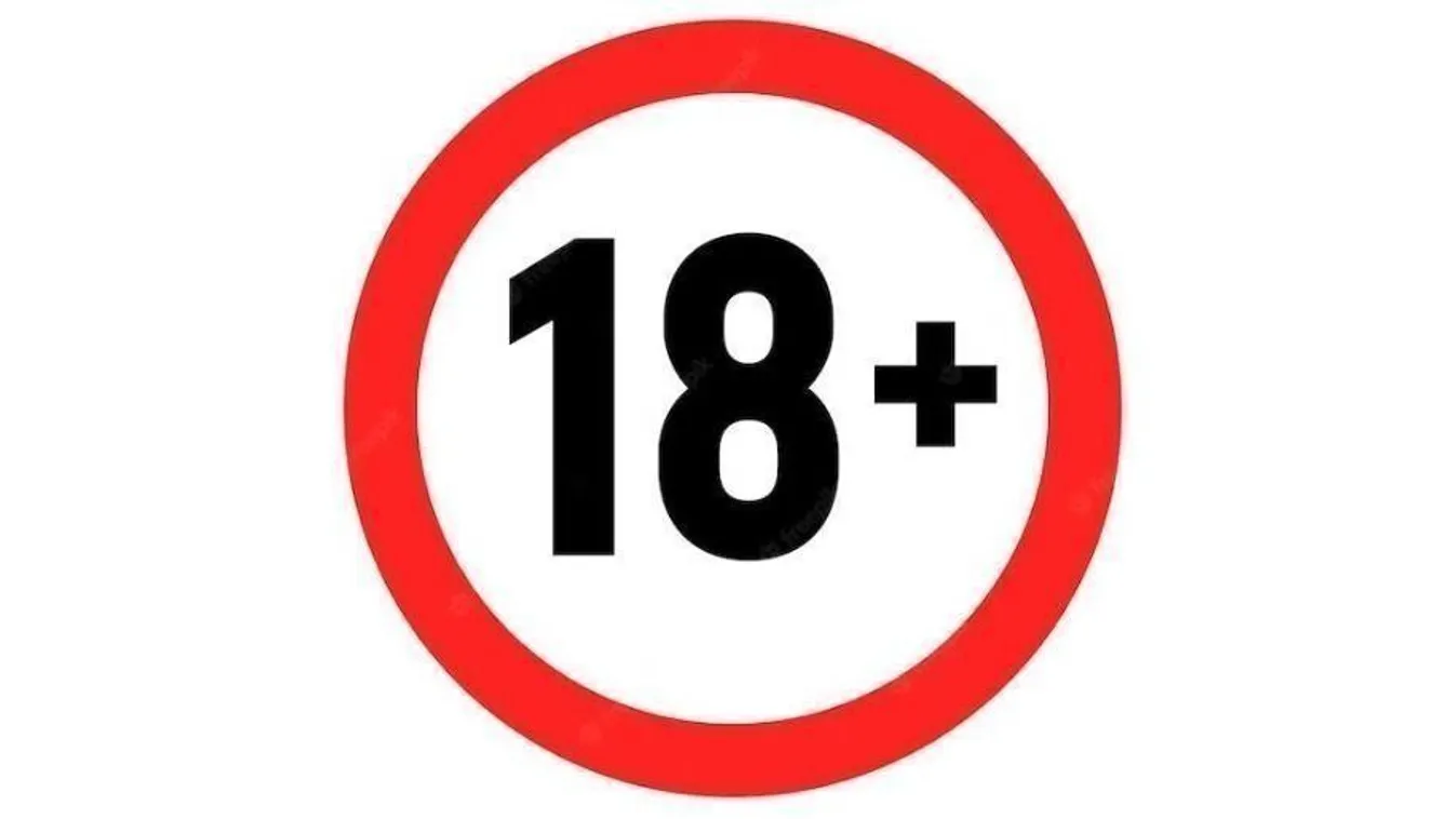 Erős volt a szél: hatalmasat villantott a szőke bombázó