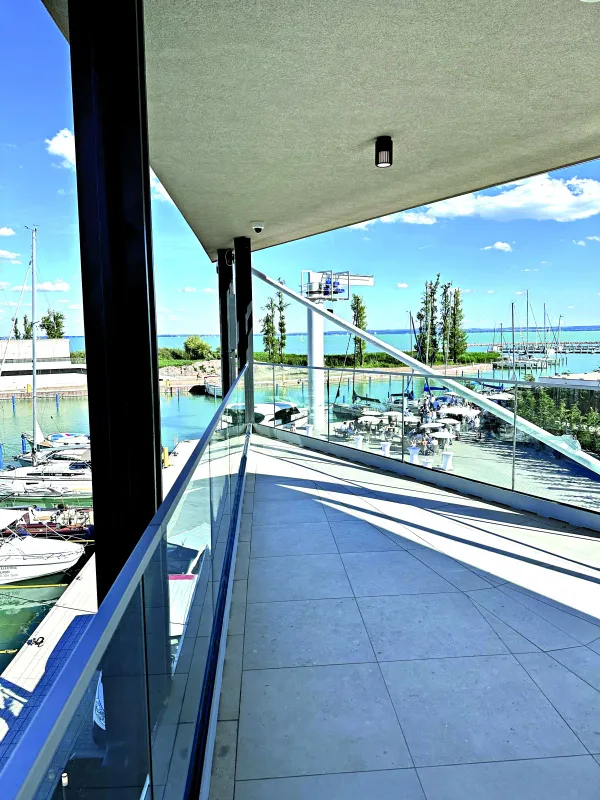 Rácz Jenő érzelmileg kötődik a Balatonhoz - Ripost