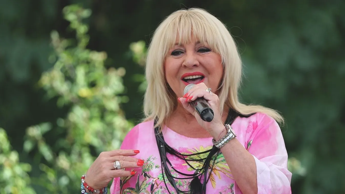 Döbbenetesen megváltozott a 62 éves Zoltán Erika arca