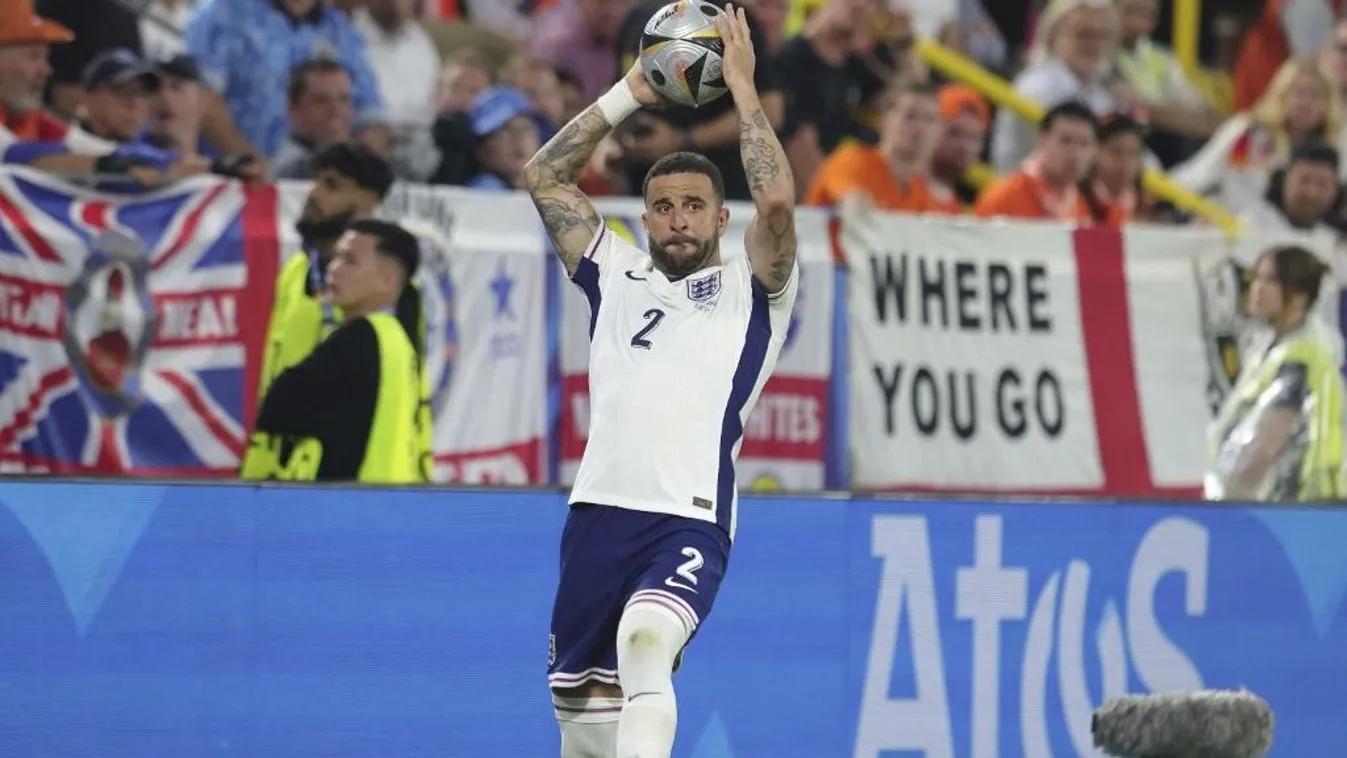 Az angol sztár felesége és szeretője is megjelent az Eb-n