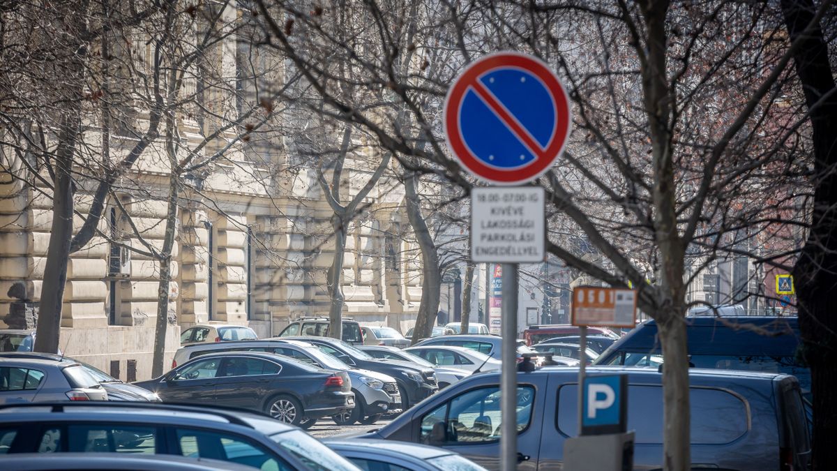 Emelkednek a szabálysértési bírságok, augusztustól ennyit kell fizetniük a rosszalkodó autósoknak