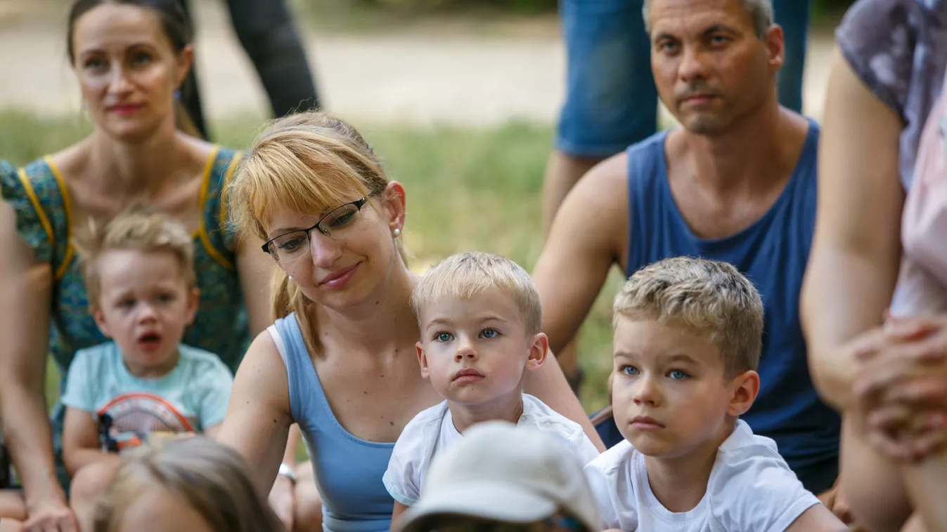 Itt a lista: 30 féle támogatás a családoknak