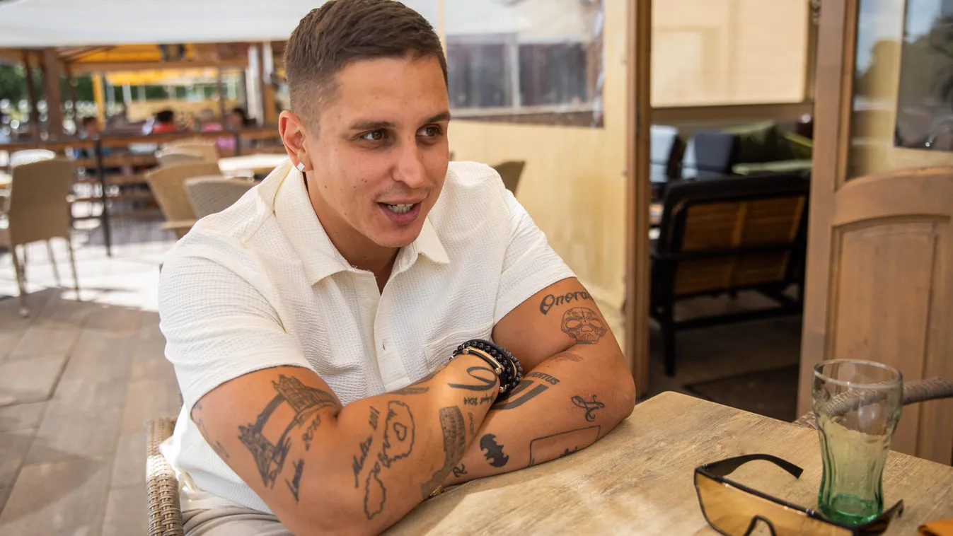 Görcsbe rándult Aurelio gyomra, kivonultak hozzá a rendőrök