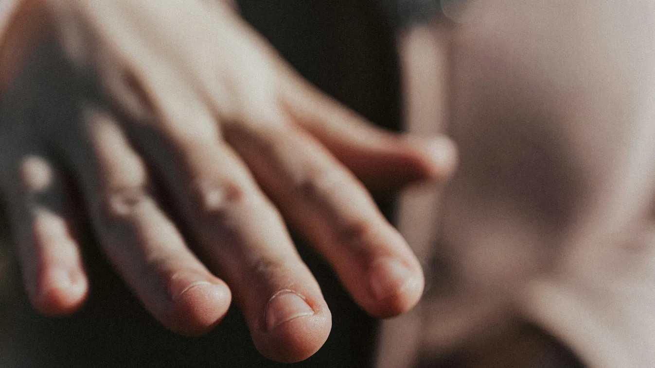 Ha ezt meglátod, garantáltan abbahagyod a körömrágást!