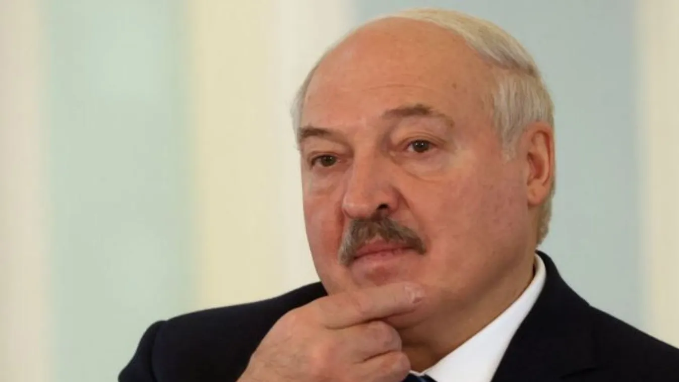 Lukasenka visszavonta a csapatokat az ukrán határról