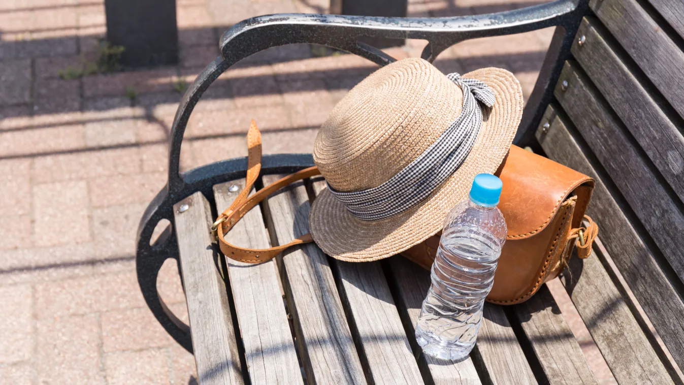 Ezért ne vigyél soha műanyag palackban vizet a strandra