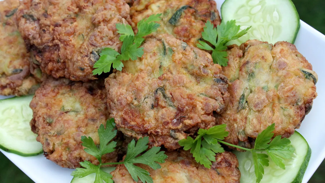 íme a cukkinifasírt, amibe még tojás sem kell