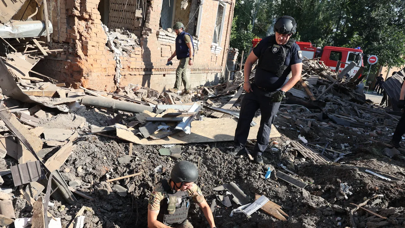 Zelenszkij népszerűsége csökken, Putyin elfogadottsága nő