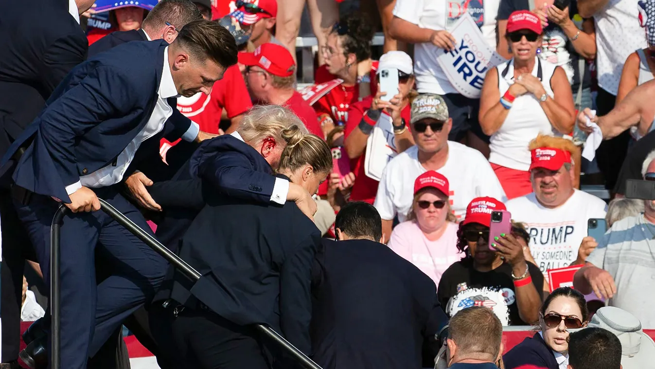 Így néz ki két nappal a merénylet után Donald Trump - fotók