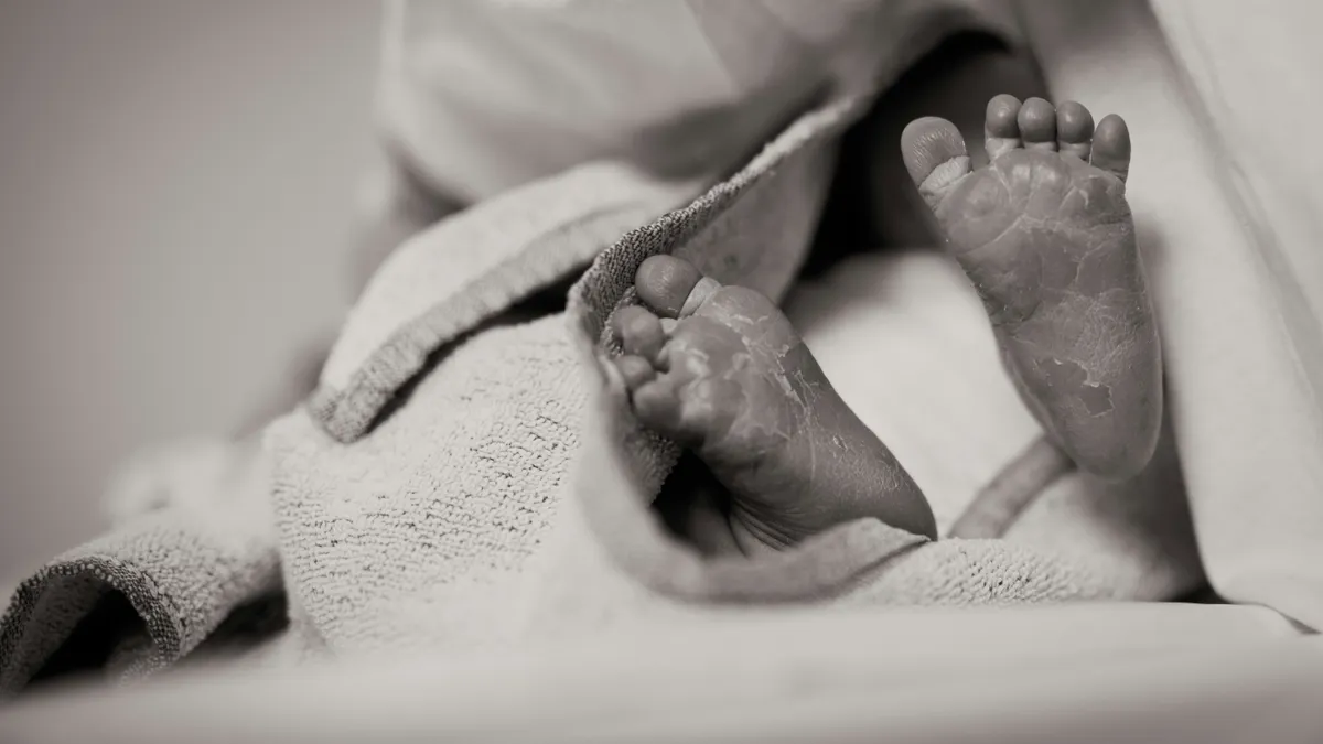 Vakbélgyulladásnak hitte a fájdalmait, egészen a szülésig nem tudta, hogy gyermeket vár Kép