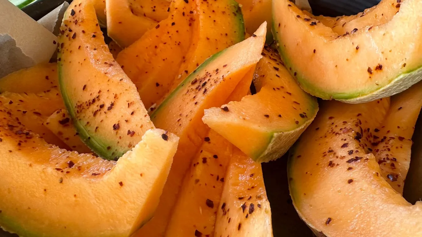 Így eszik az indiánok a sárgadinnyét: hihetetlen a hatás!