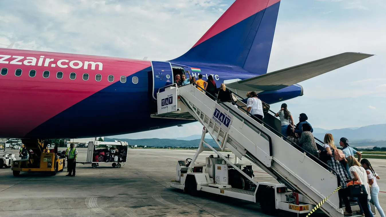 Brit légitársaságok nem fizetnek a kiesett járatok utasainak