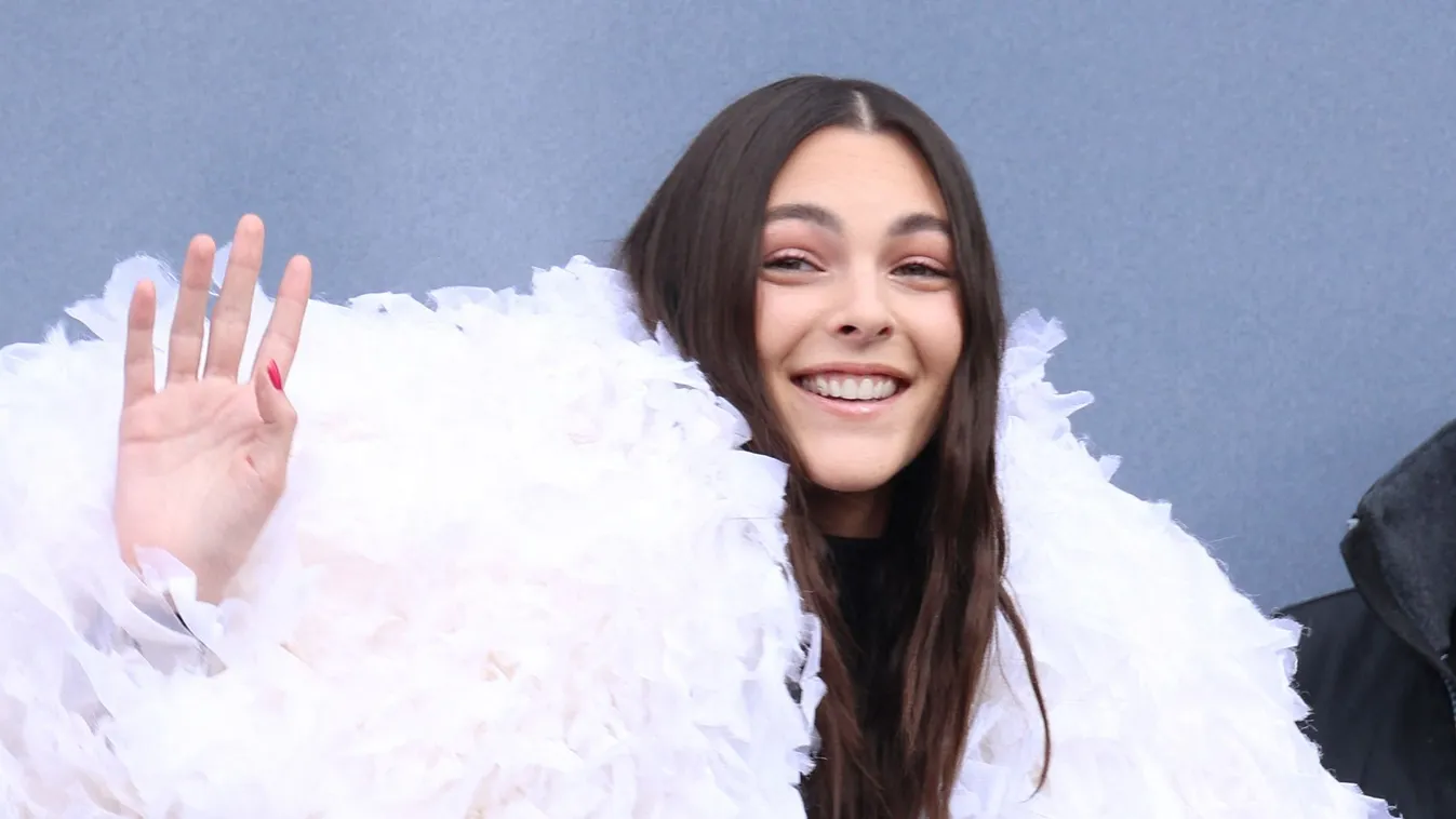 Leonardo DiCaprio barátnője apró bikinibe bújt