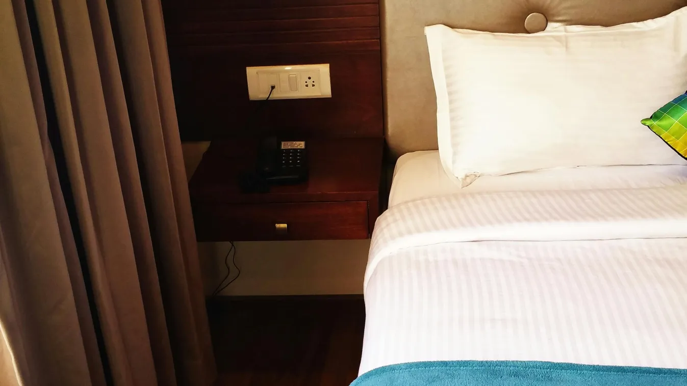 „Találtam valamit az ágyunk alatt, a párom tuti megcsal”