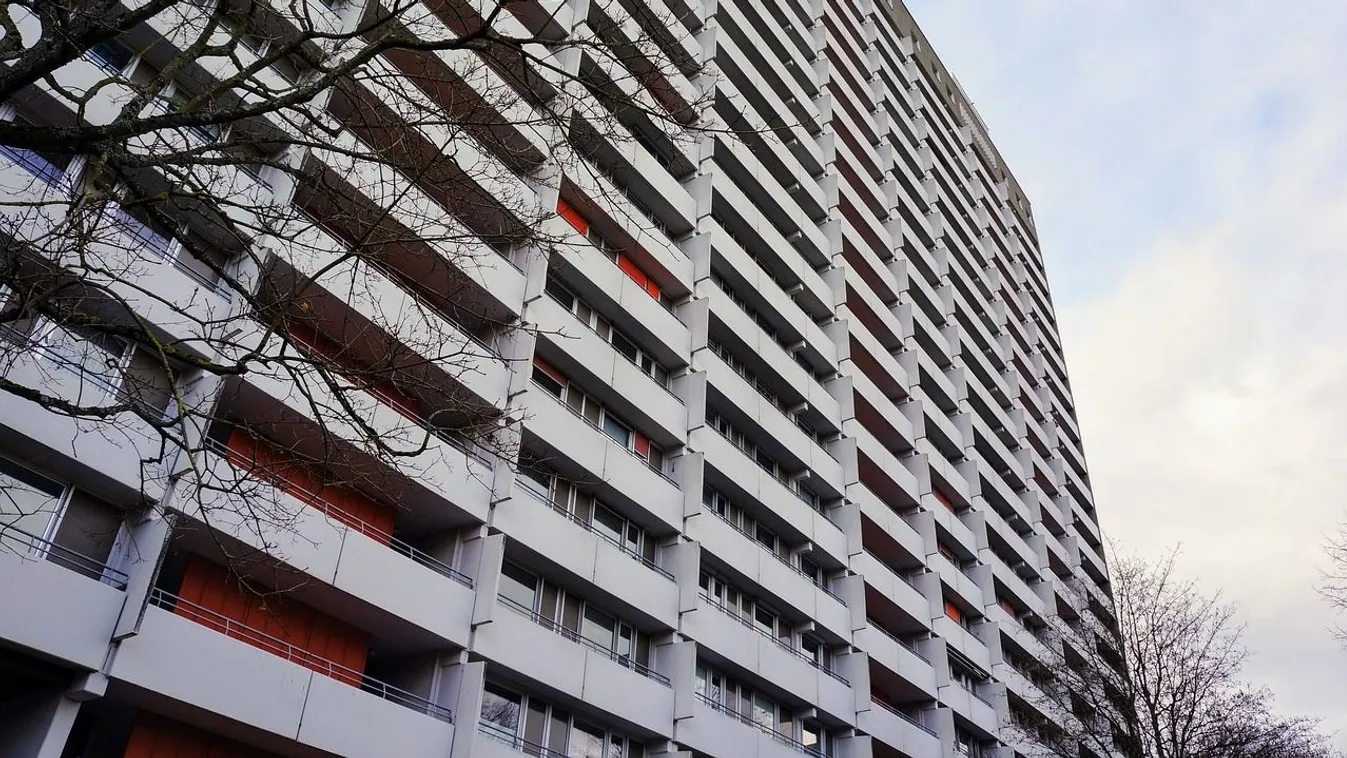 Sokkoló: a halálba zuhant az erkélyről a kétgyermekes anya