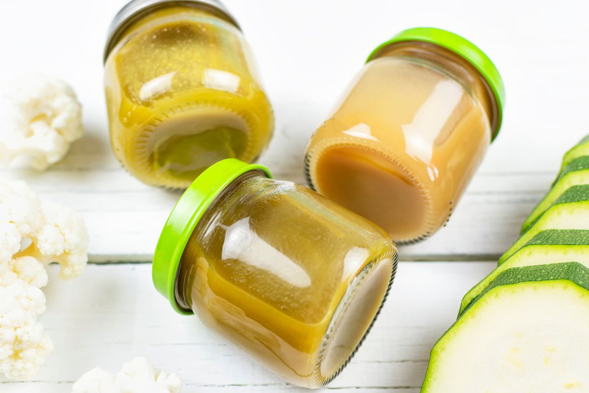 Glass,Jars,With,Children's,Mashed,Broccoli,,Cauliflower,And,Zucchini,Puree