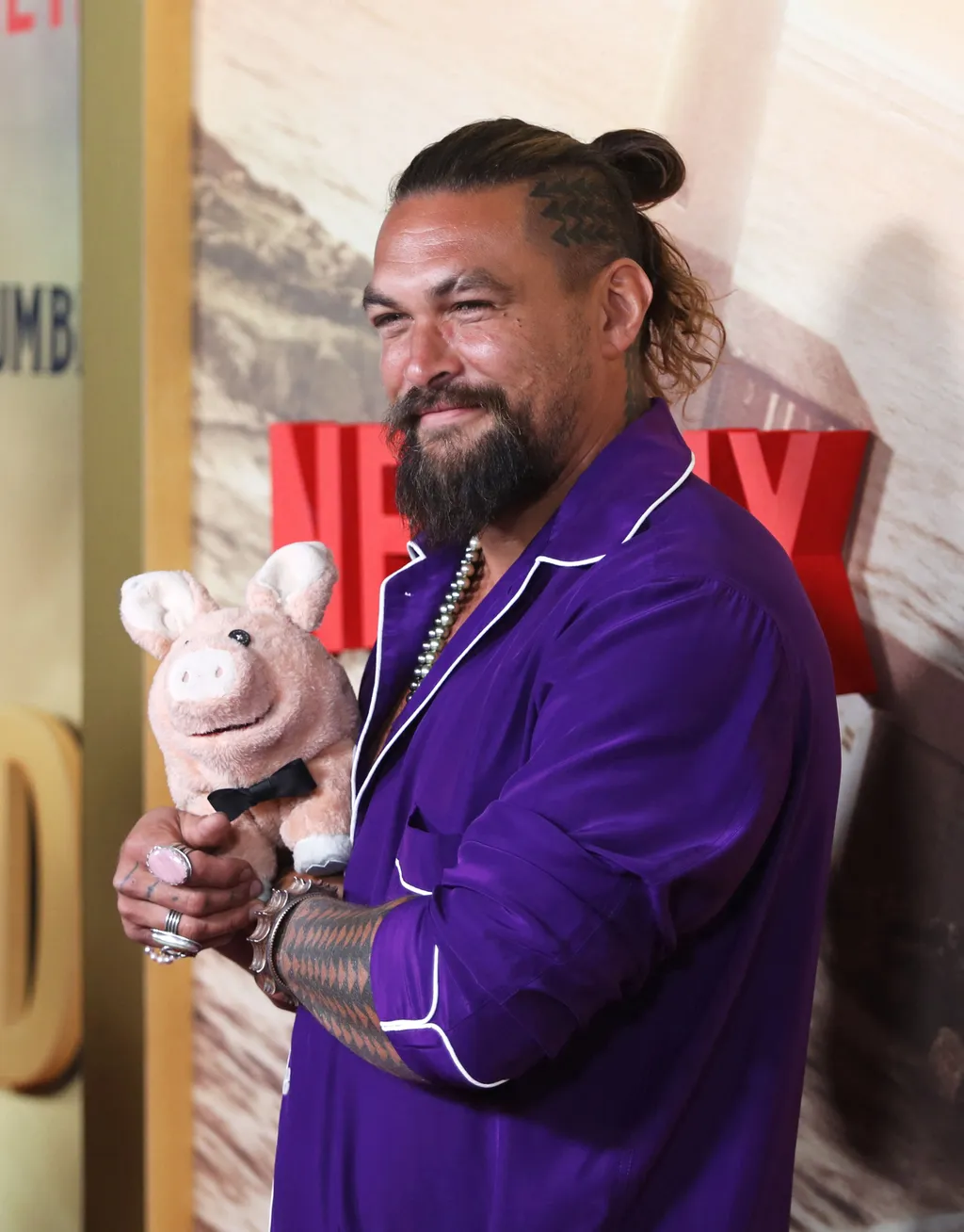 A színésznek különleges kapcsolata van a természettel és az állatokkal, otthonában fogadott több mentet kutyát is. Fotó: AFP