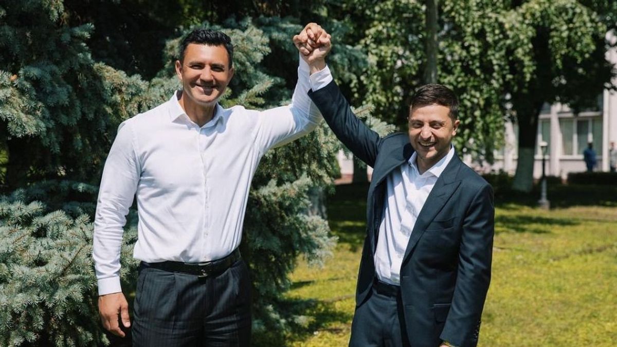 Zsákokban állt a dollár Zelenszkij volt frakcióvezető-helyettesének otthonában
