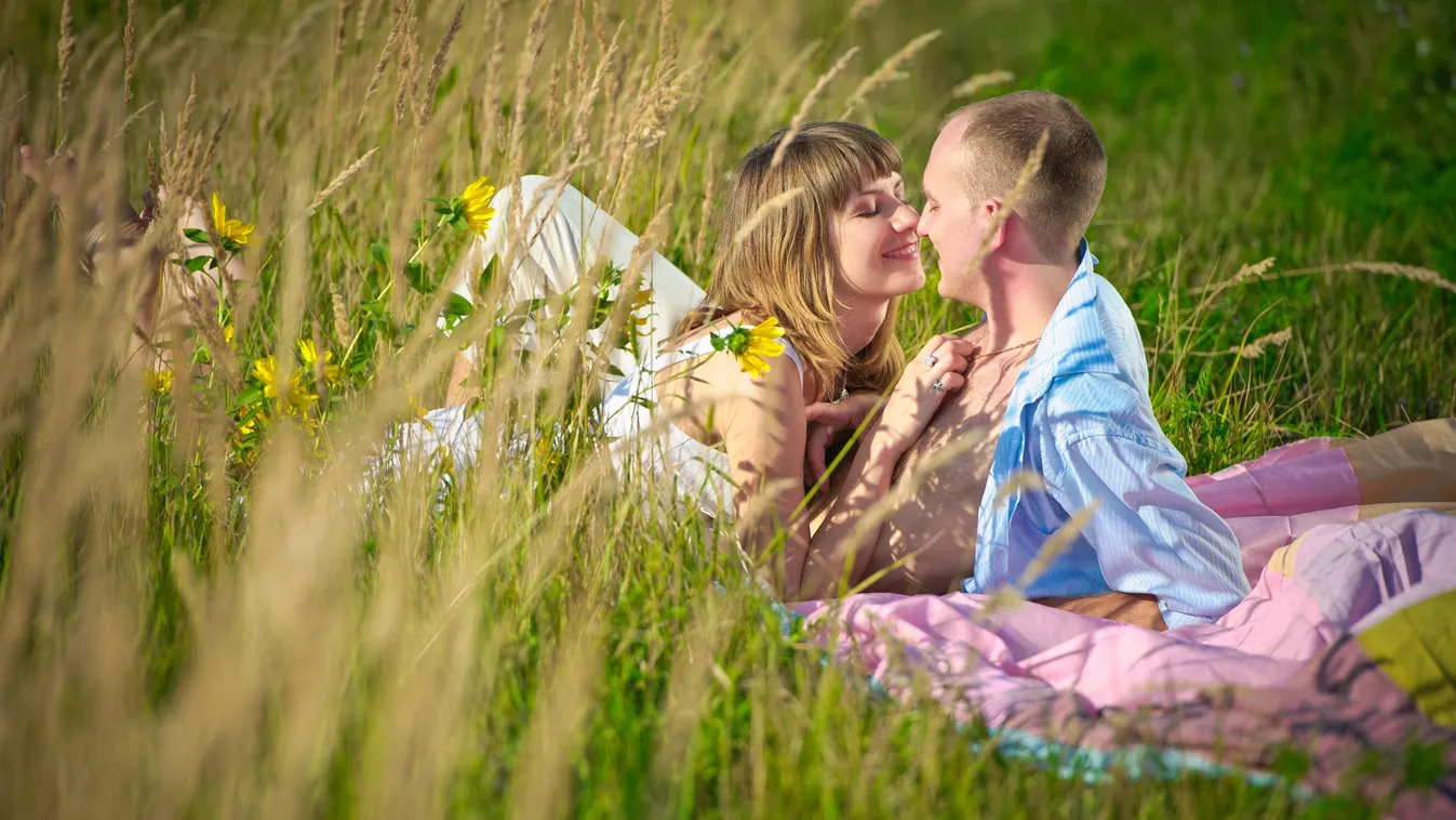 Nem bírták ki: nyilvánosan szexeltek Fonyódon - Videó