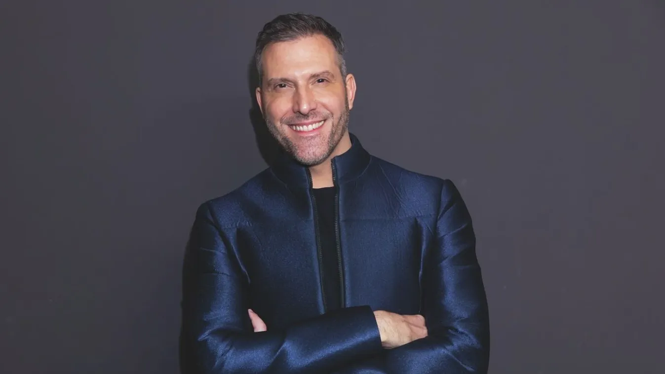 Magyar tervező ruhájában léphet színpadra Kylie Minogue