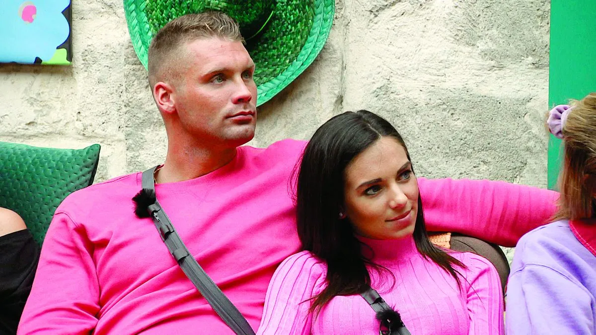 2024. szakítások és új szerelmek éve:  Dudás Miki és Szigligeti Ivett, Földes Eszter és Lovasi András, Balogh Edina és Szabó Simon szerepelnek a2 oldalas cikkben RIPOST