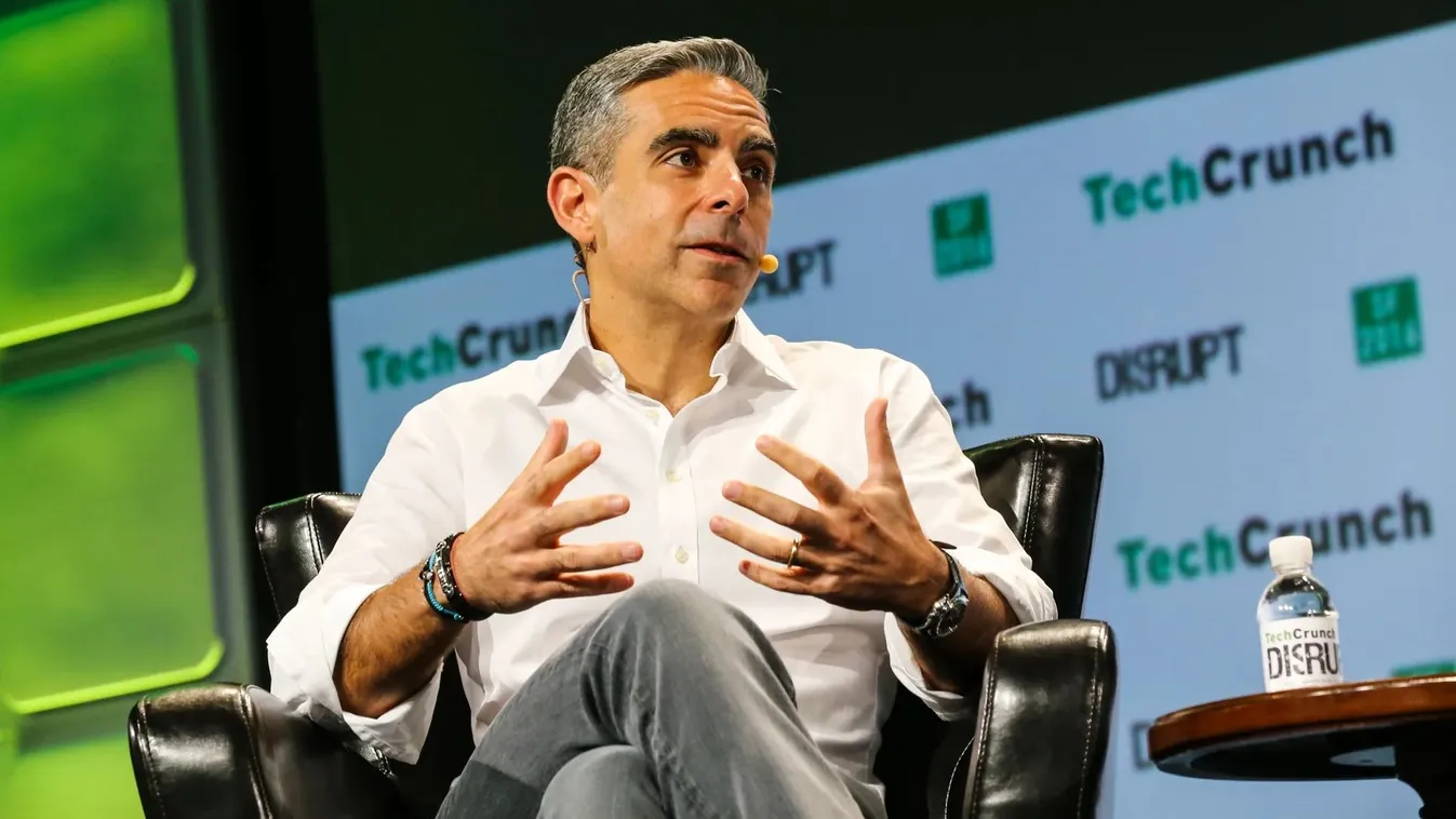 Trump mögé állt a Facebook korábbi igazgatója