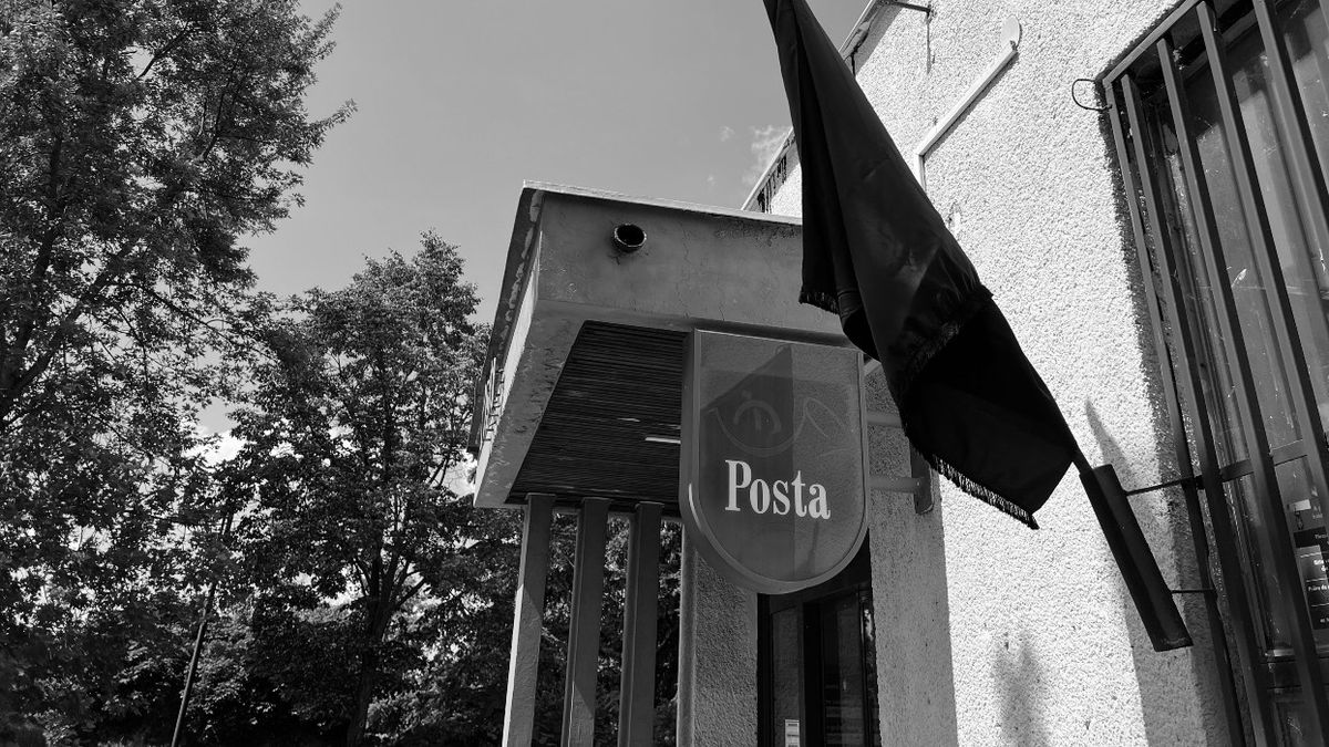 Százak gyászolják a darázscsípés miatt elhunyt postás Marikát, ekkor búcsúztatják