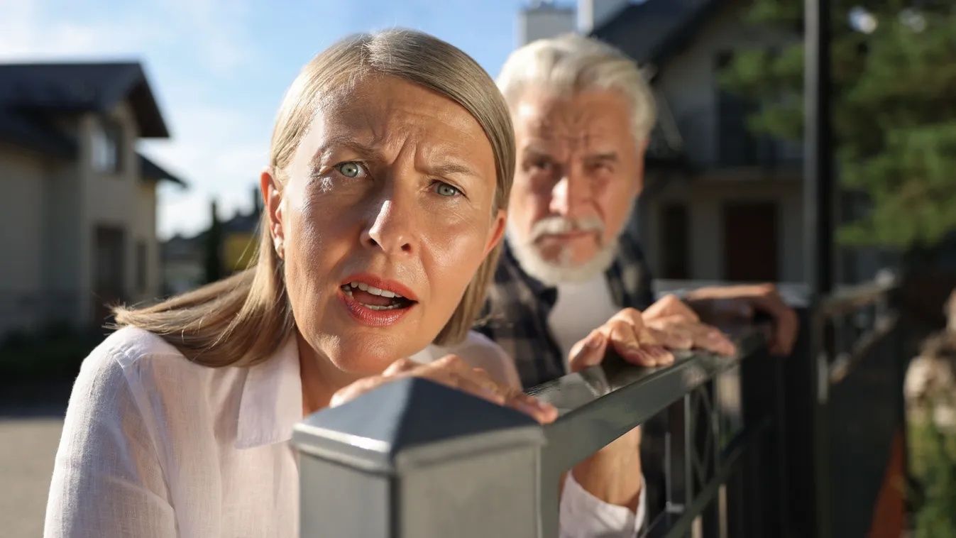 Az egész lépcsőház a hangosan szexelő párt hallgatta - Videó