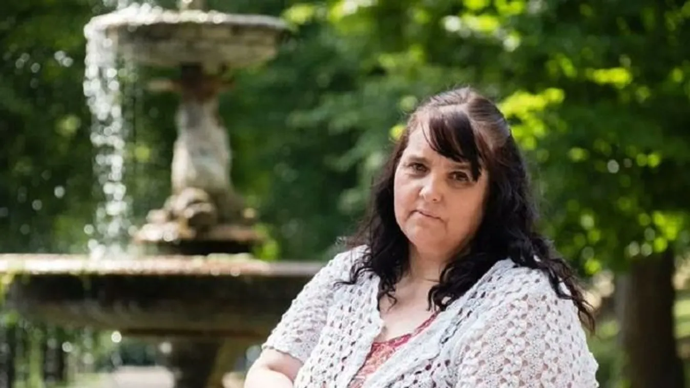 „Elhagytam a férjemet és 3 gyermekemet a szeretőmért"