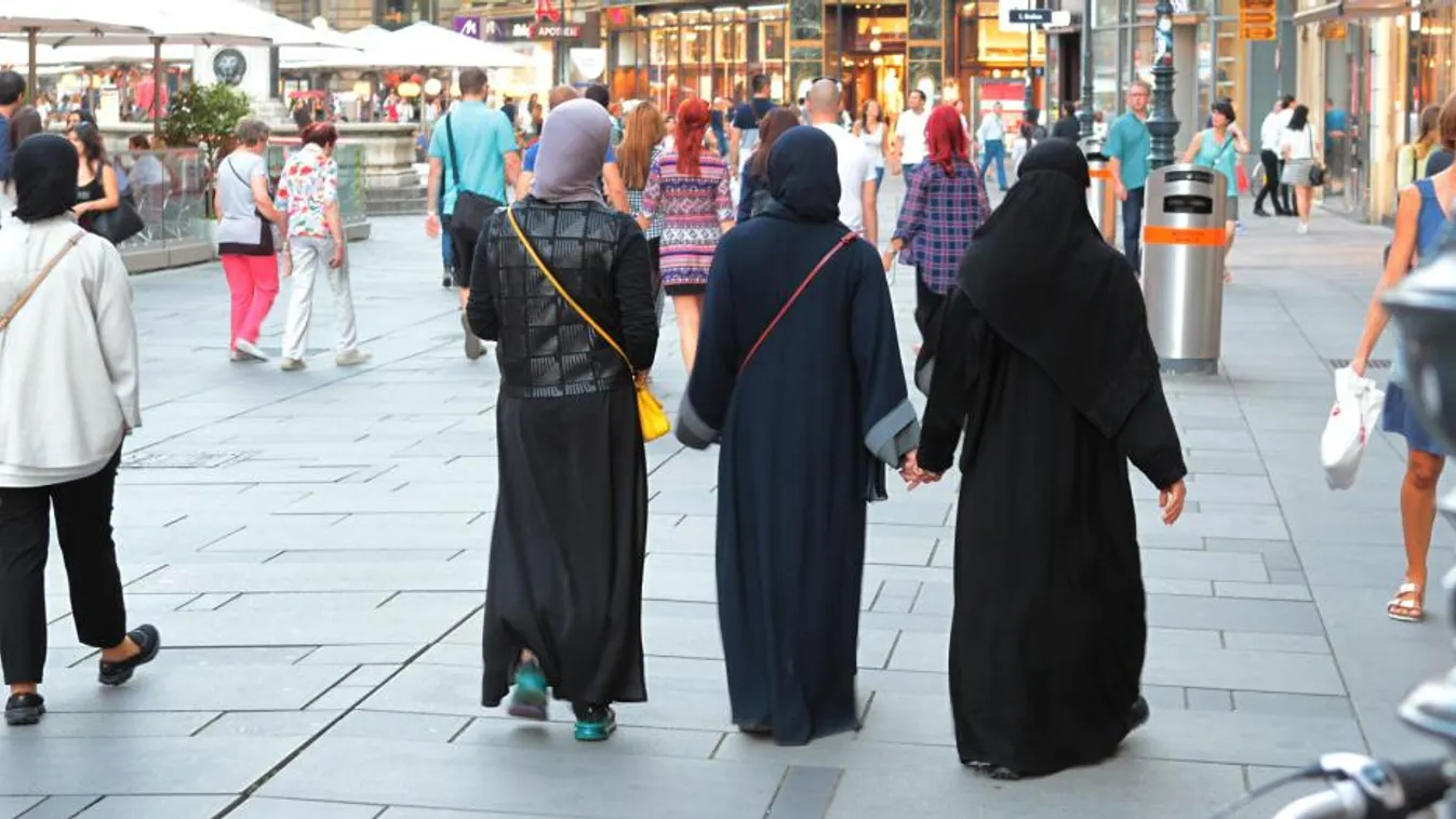 Burkabolt nyílt Bécsben: akciót hirdettek imaszőnyegekre