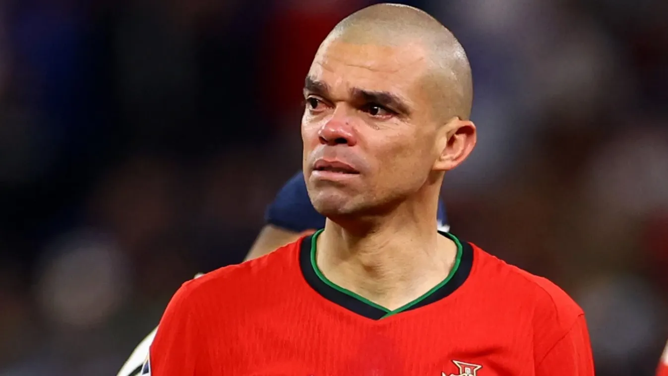 Bejelentette visszavonulását Pepe, a portugálok labdarúgója