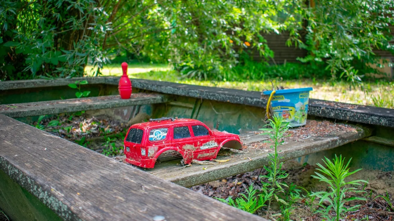 Szellemek kísértenek egy elhagyatott balatoni táborban