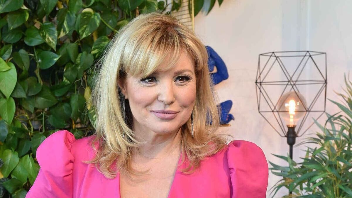 Liptai Claudia fiával a karjában, bikiniben mutatta meg tökéletes alakját - Fotó