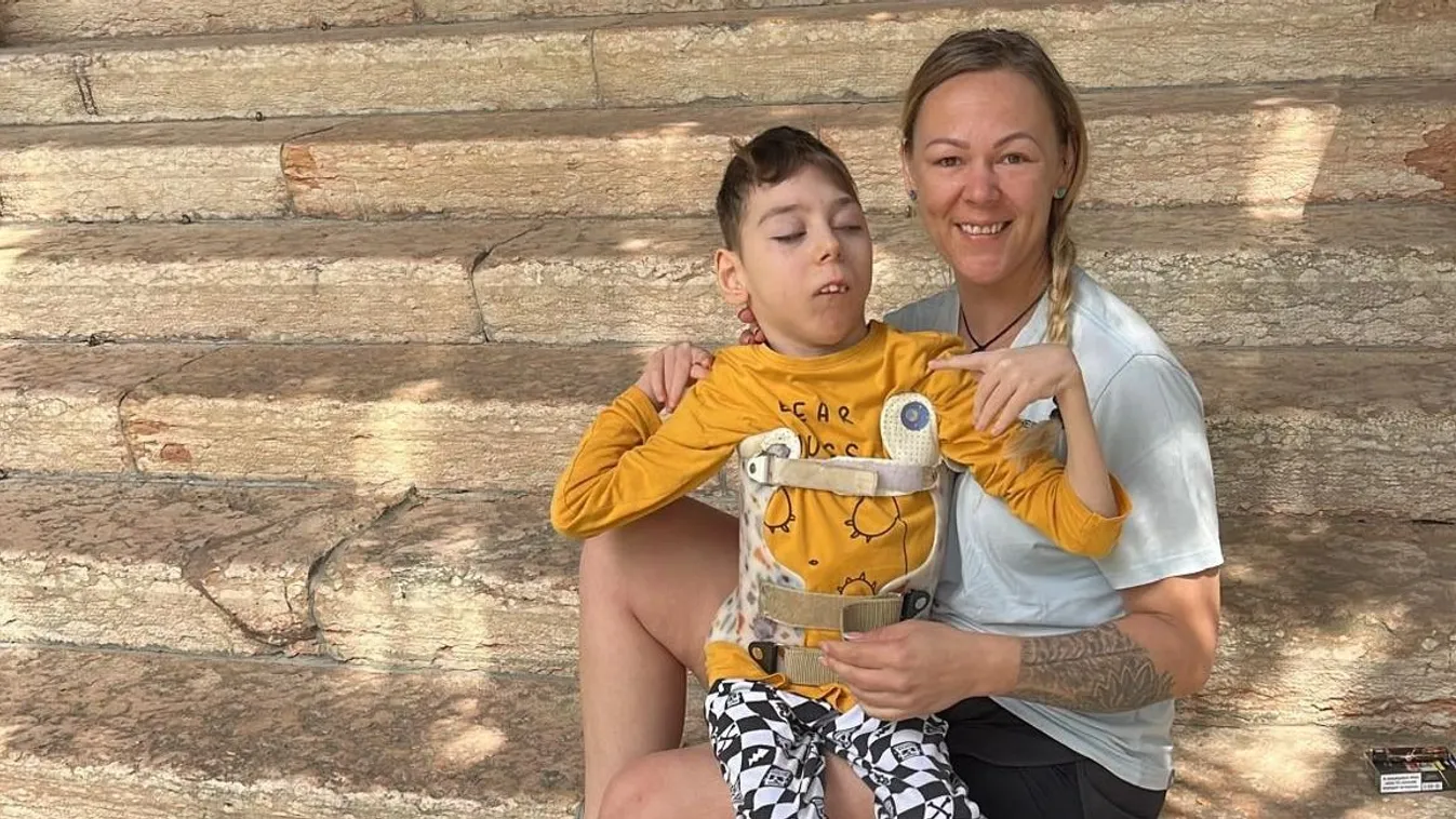 Elképesztően jó hírt kapott állítógépes Levi és édesanyja