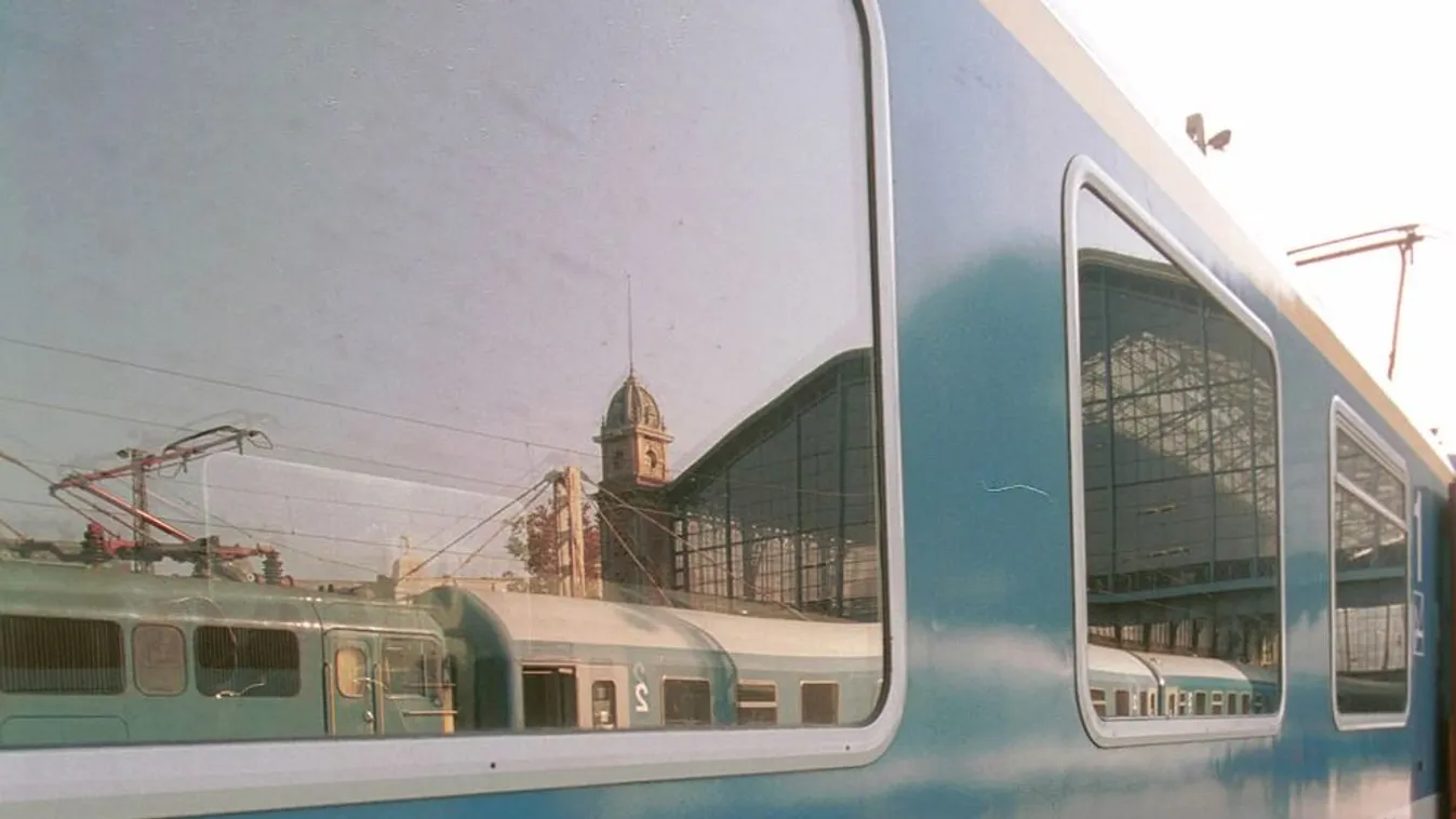 Balesetet szenvedett az utasokkal Budapestre tartó vonat