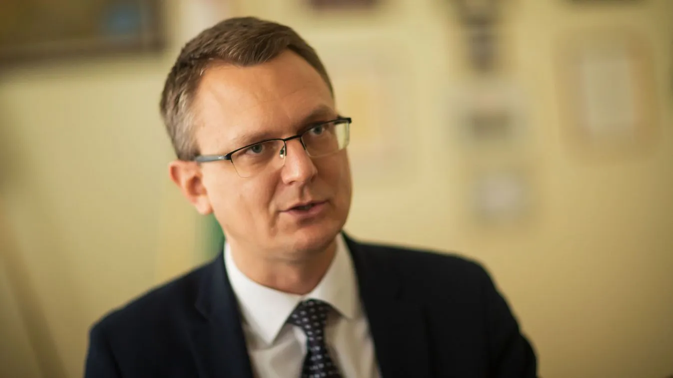 Magyar Péter kórházi akciója figyelemelterelés