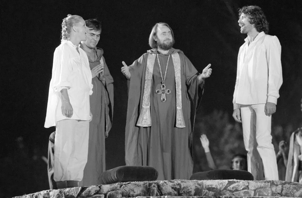 Victor Máté; Pelsõczy László; Sára Bernadett; Juhász Jácint