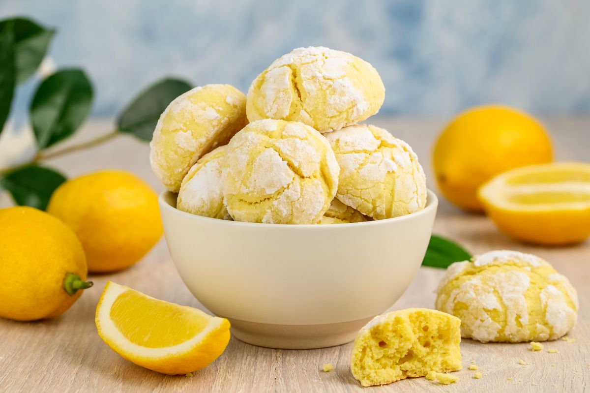 Lemon,Cookies,With,Cracks,In,A,Bowl.,Delicious,Healthy,Citrus