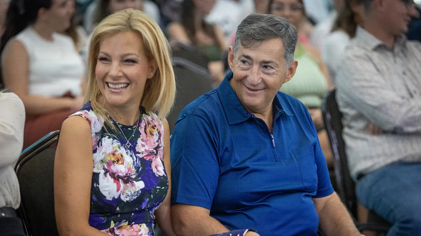 Emeli az ösztöndíj összegét a Mészáros Alapítvány