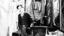 Időutazó jelent meg a filmpremieren? Videón a pillanat, amire azt mondják: bizonyíték az időugrásra