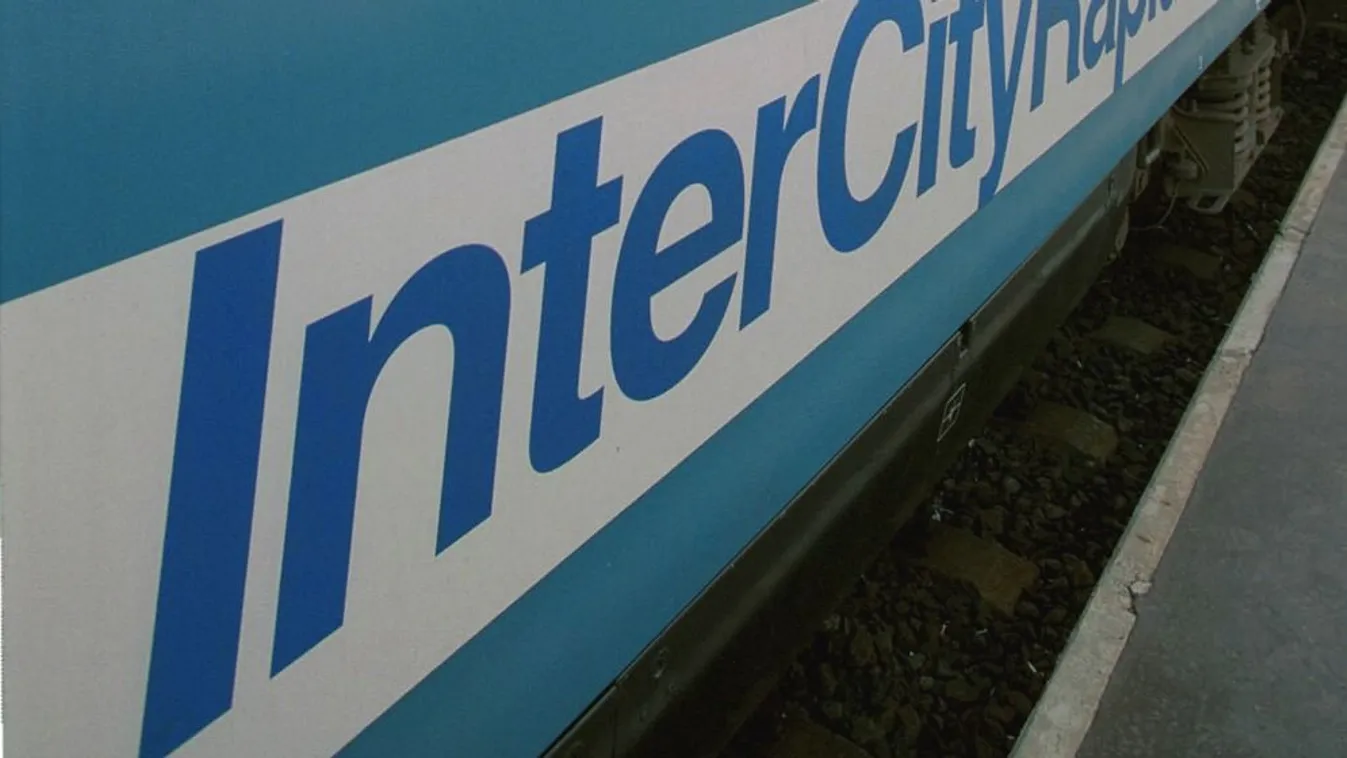 Balesetet szenvedett a budapesti vonat, nagy a baj