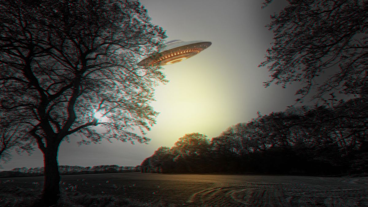 Könnyekben tört ki a feleség: UFO repült el egy házaspár feje felett