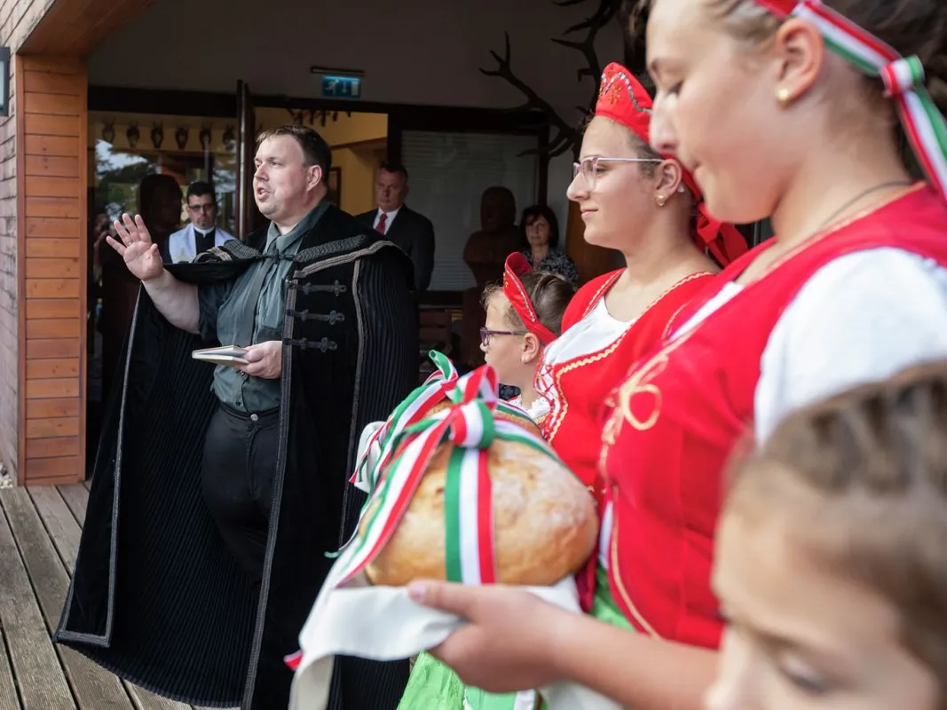 a20230817_Csakbereny_Szent_Istvan_koszoruzas_kenyerszenteles_fg_fmh (10)