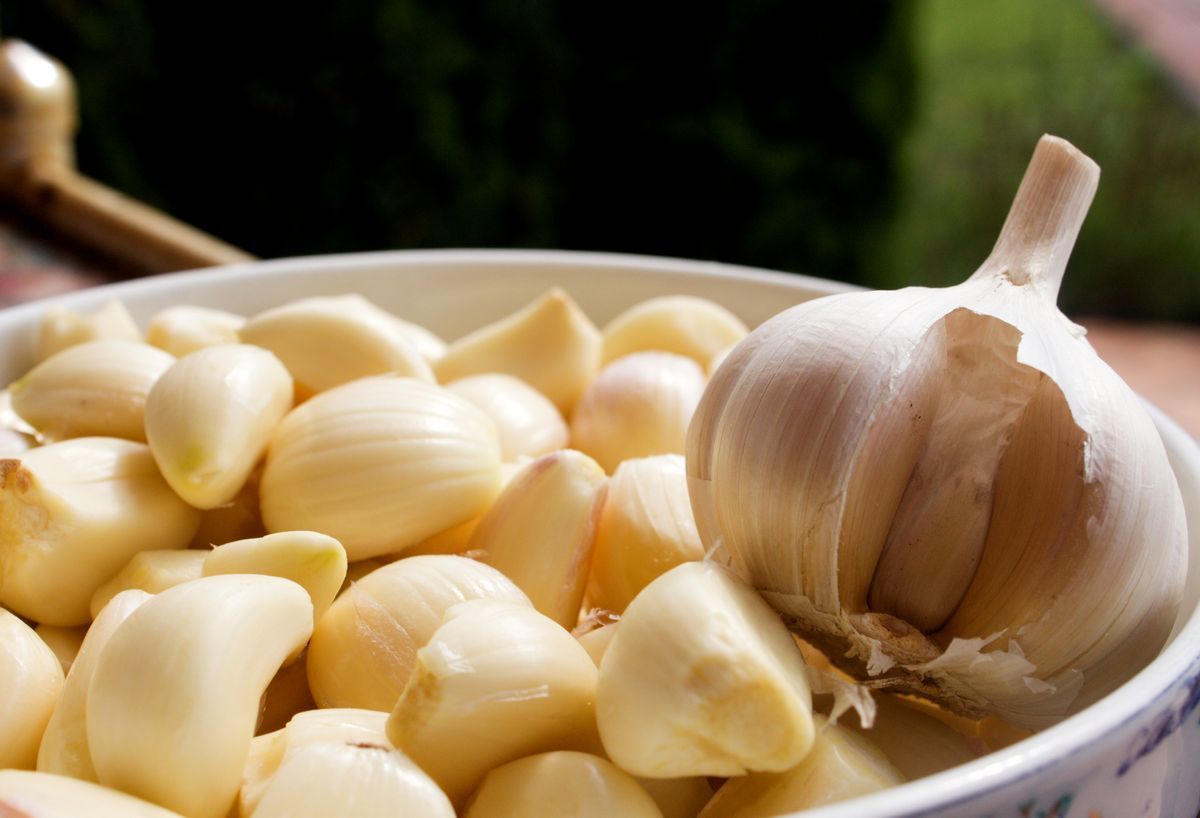 Garlic.,Cloves,Of,Garlic.,Peeled,Garlic,Cloves