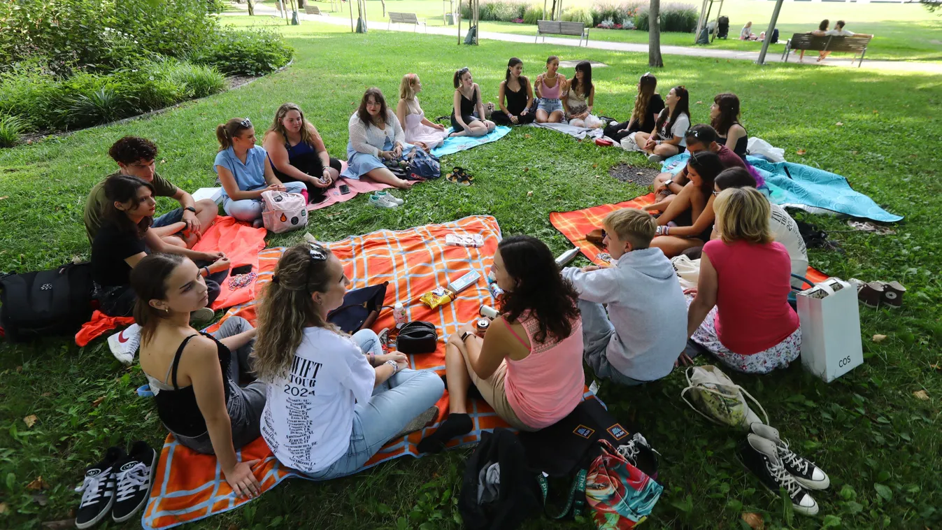 Így gyászolták az elmaradt Swift-koncerteket