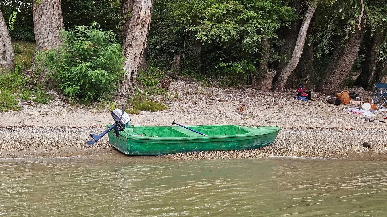 Eltűnt egy horgász a Dunán, csak a csónakját találták meg