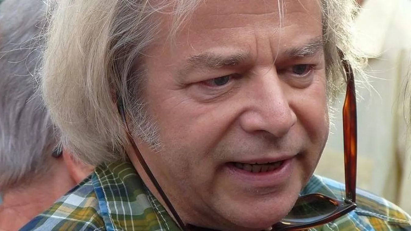 Mélyen megindító, ezt találtak Somló Tamás sírján